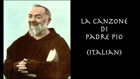 Rappresentazione di Rico che canta la sua canzone dedicata a Padre Pio