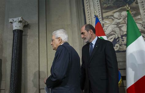 Foto di Pietro Grasso e Sergio Mattarella in un contesto istituzionale