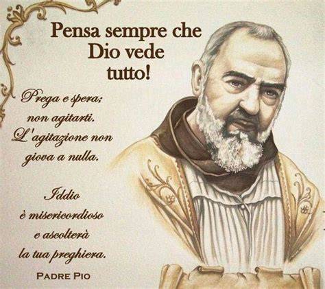 Illustrazione o foto di Padre Pio in preghiera