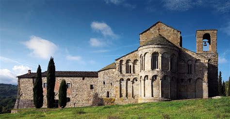 Ricostruzione storica della Pieve di Romena con i danni della frana del 1678