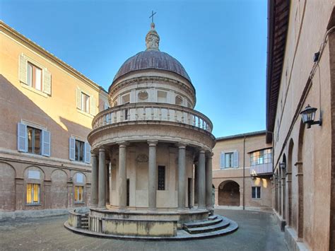 Panorama di Cascia con le sue architetture storiche