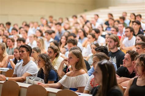 Foto di studenti internazionali all'Angelicum