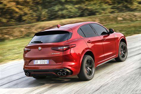 Alfa Romeo Stelvio Quadrifoglio in pista al Nürburgring