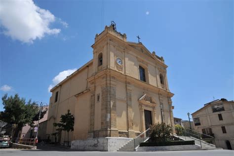 Chiesa Parrocchiale di Aliminusa o simbolo religioso del passaggio di testimone