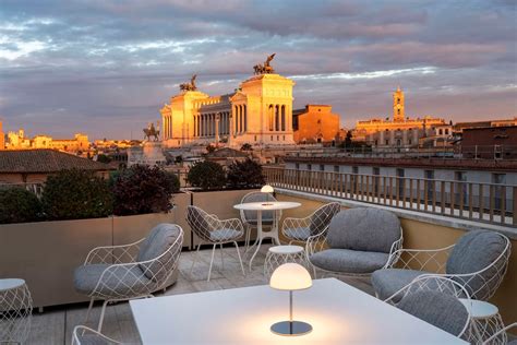 Foto panoramica della terrazza della Maison Saint-Joseph con vista su Roma