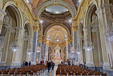 Interno della Basilica del Santuario della Madonna della Guardia con affreschi