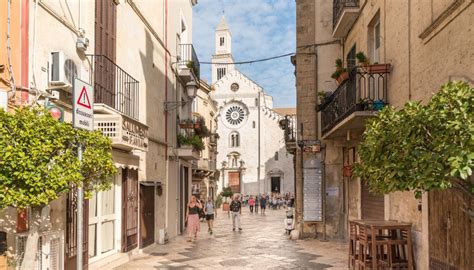 Mappa del centro storico di Bari con evidenziati i percorsi accessibili e i principali monumenti