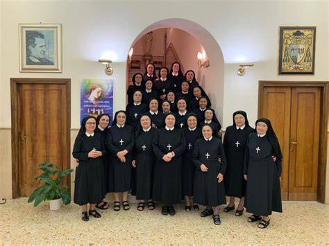 Foto storica delle prime Salesiane Oblate del Sacro Cuore