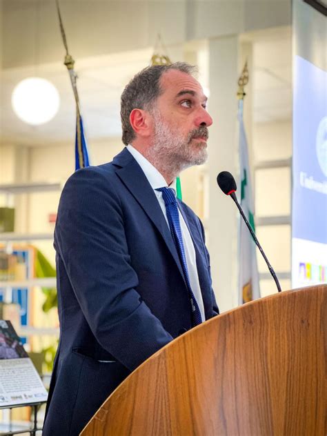 Foto del Prof. Pasquale Di Biase in contesto accademico