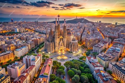 Foto panoramica di Barcellona con la Sagrada Familia