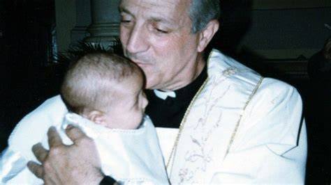 foto storica di Don Tonino Bello giovane