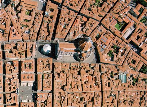 Veduta aerea del centro storico di Sant Francesc Xavier con la chiesa-fortezza