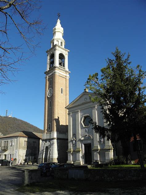 Foto della Chiesa di San Lorenzo a Baone con campanile
