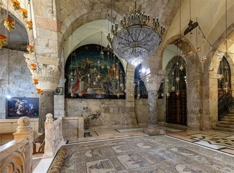 Interno della Basilica del Santo Sepolcro, con le diverse cappelle