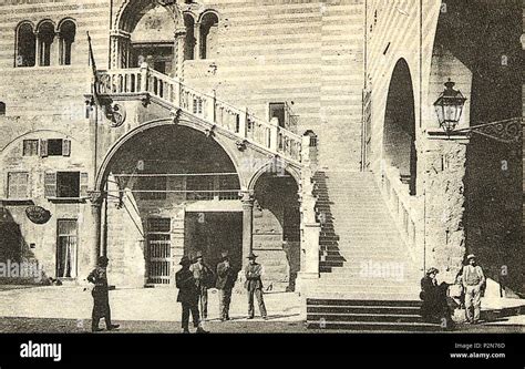 Foto d'epoca di un'industria serica o una tipografia a Jesi