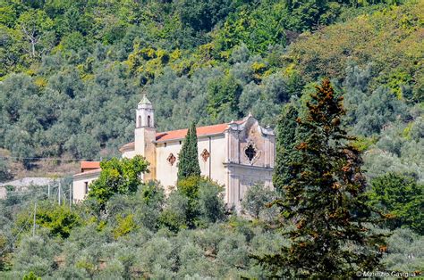 Veduta panoramica del Santuario Madonna della Villa di Ceriana nella Valle Armea
