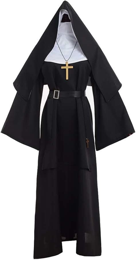 Uomo vestito da suora sexy per addio al celibato