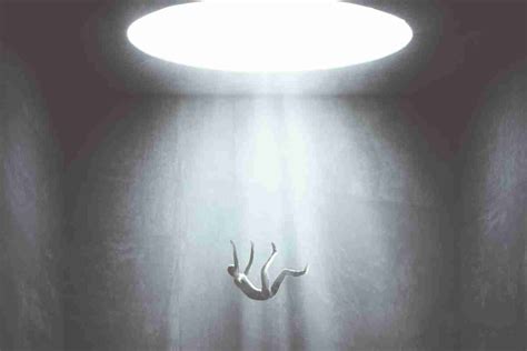 Un'illustrazione simbolica che rappresenta la luce che colma un vuoto o una breccia, simboleggiando la grazia divina