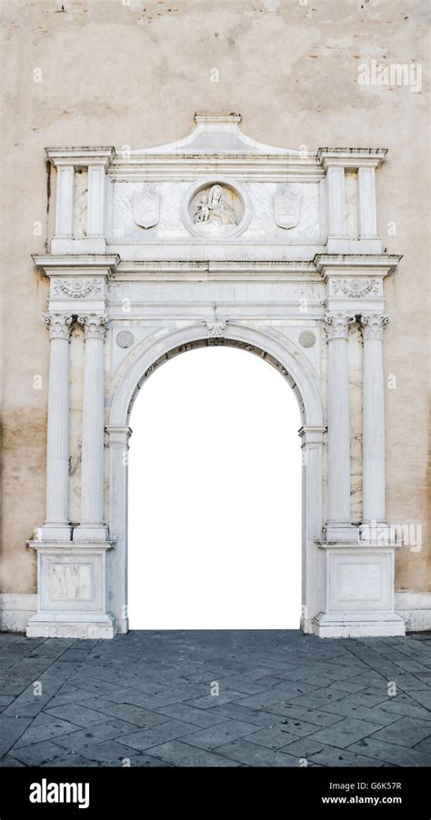 Dettagli architettonici del portale rinascimentale di Palazzo Giovene