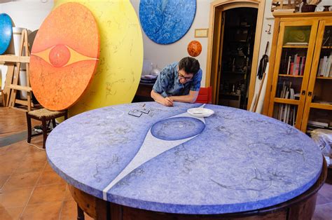 Opere di Rosario Genovese con superfici ricurve o a tutto tondo