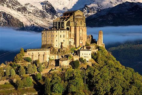 Foto panoramica della Sacra di San Michele