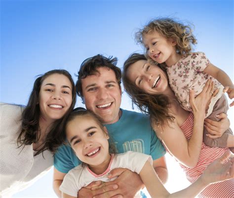 Foto di una famiglia accolta in una struttura UNITALSI