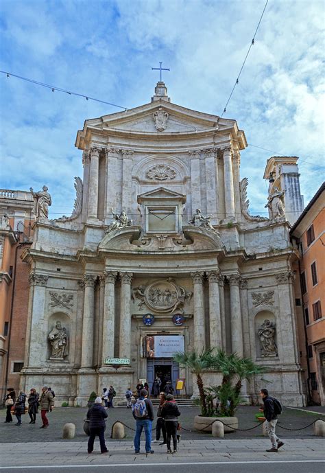 Vista esterna della Chiesa di San Marcello al Corso, Roma