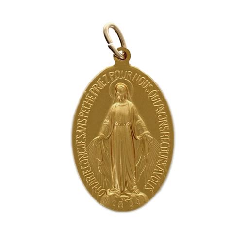 immagini di medaglie miracolose e rosari indossati come gioielli