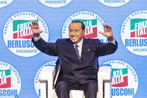 Infografica: evoluzione della carriera politica e mediatica di Silvio Berlusconi