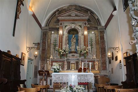 Santuario della Madonna dell'Alto a Petralia Sottana immerso nel paesaggio montano delle Madonie