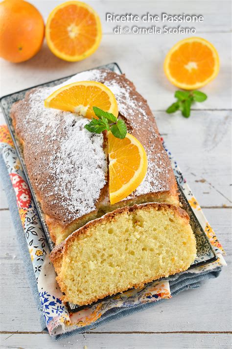 fotografia di un plumcake all'arancia