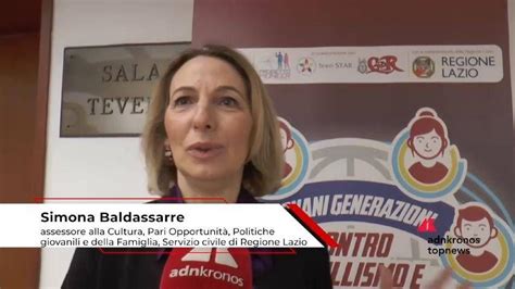 Foto ritratto di Simona Baldassarre, eurodeputata e politica italiana