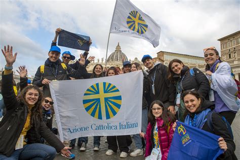 Incontro di giovani dell'Azione Cattolica durante un'attività estiva