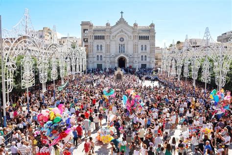 Foto di una rievocazione della festa della Madonna di Canneto da parte di comunità italiane all'estero