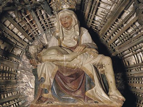 Immagine artistica della Madonna della Corona o di una statua sacra