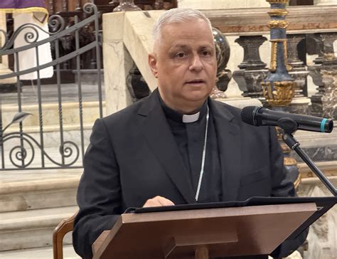 Foto di Mons. Franco Tamburini durante il suo ministero