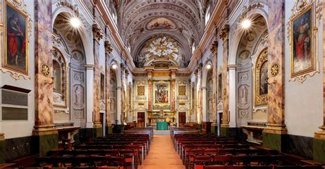Interno della Chiesa dei SS. Donato e Ilariano con le opere d'arte di Giorgio Vasari