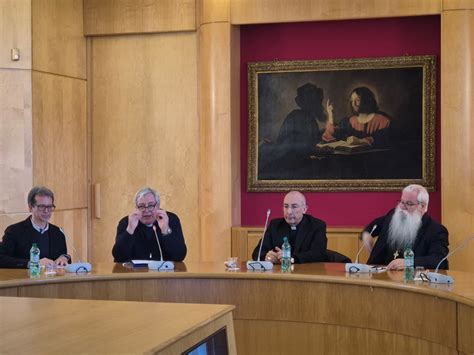 Schema che illustra la destinazione dei fondi dell'8xmille da parte della CEI: sostentamento clero, culto/pastorale, edilizia/beni culturali, iniziative caritative.