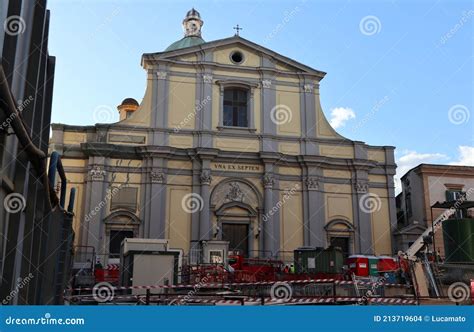 Ubicazione della chiesa di Santa Maria degli Angeli a Pizzofalcone nel cuore di Napoli