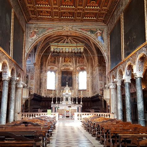 interno della Basilica di San Pietro a Perugia