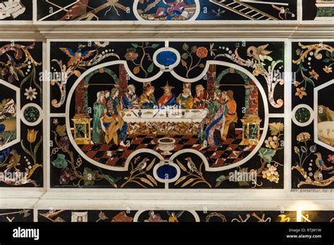 Foto dell'Altare Maggiore Corberelli nella Chiesa di Santa Corona