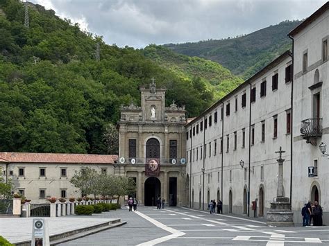 vista esterna del Santuario di San Francesco di Paola con la facciata e la 