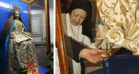 Statua della Madonna con scarpette consumate