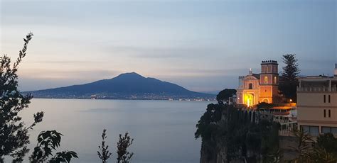 Mappa che illustra la posizione della Cattedrale di Vico Equense sulla costa
