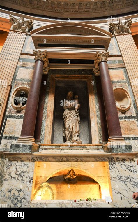 Tomba di Raffaello nel Pantheon