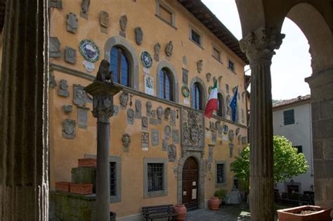 Centro storico di Cutigliano con il Palazzo dei Capitani