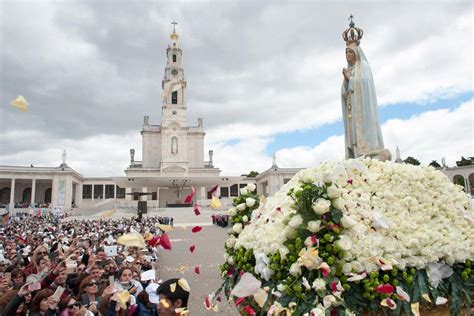 Santuario di Fatima durante una processione