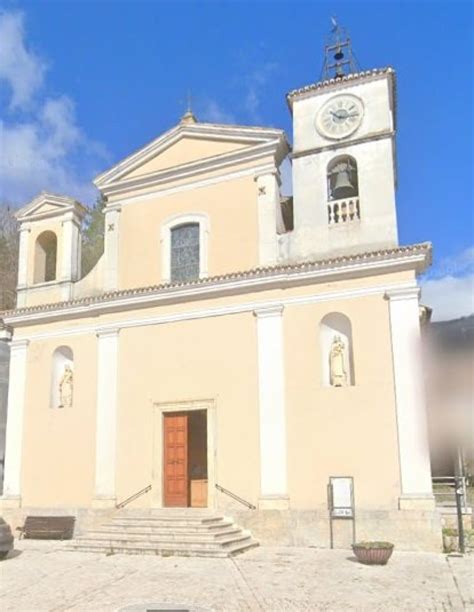 Facciata della Chiesa Madonna del Carmelo a Villa Carmine, Montesilvano