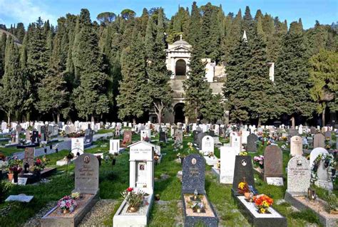 Arthur e Prin Prin in un cimitero