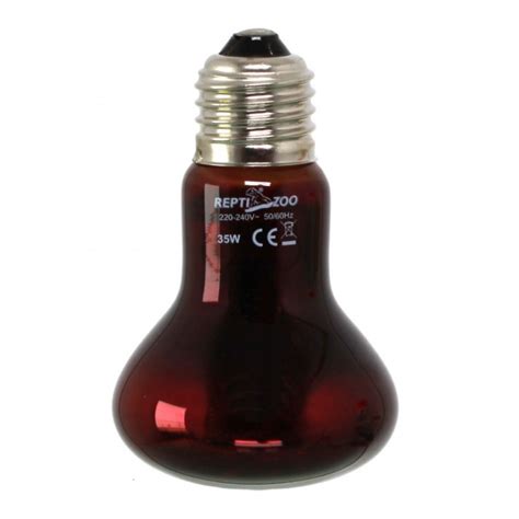 Lampada rossa accanto al tabernacolo